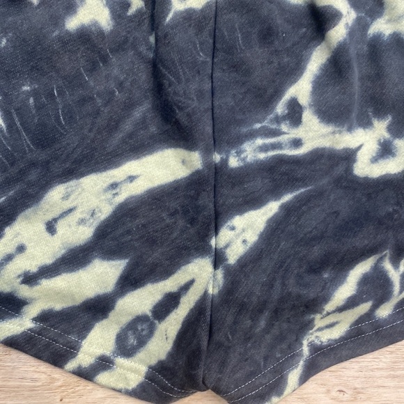 LF |‎ Tracker | Lace Up Gym Sweat Shorts - Picture 10 of 15